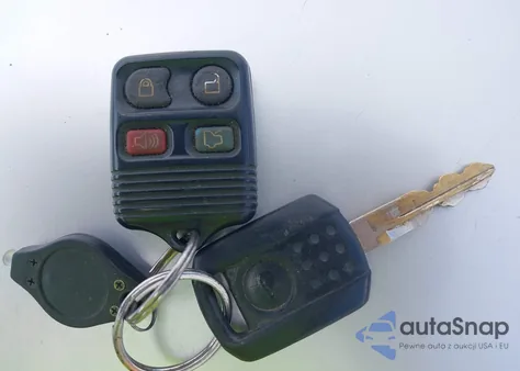 2010 Mercury Grand Marquis Ls (Fleet Only) from USA, damaged, VIN 2MEBM7FV9AX613437